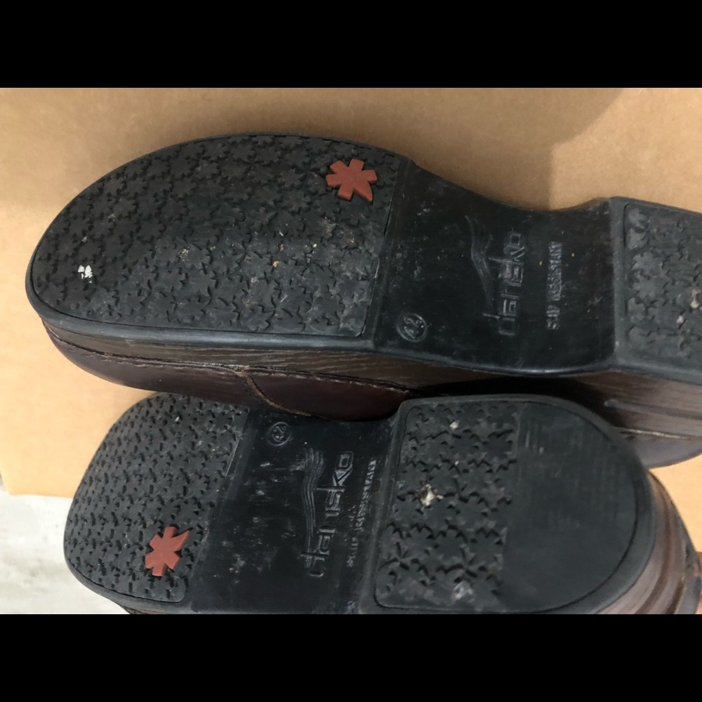 Shoes - Picture 6 of 7